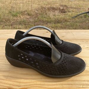 Skechers Kiss Laser-Cut Skimmer Wedges Black